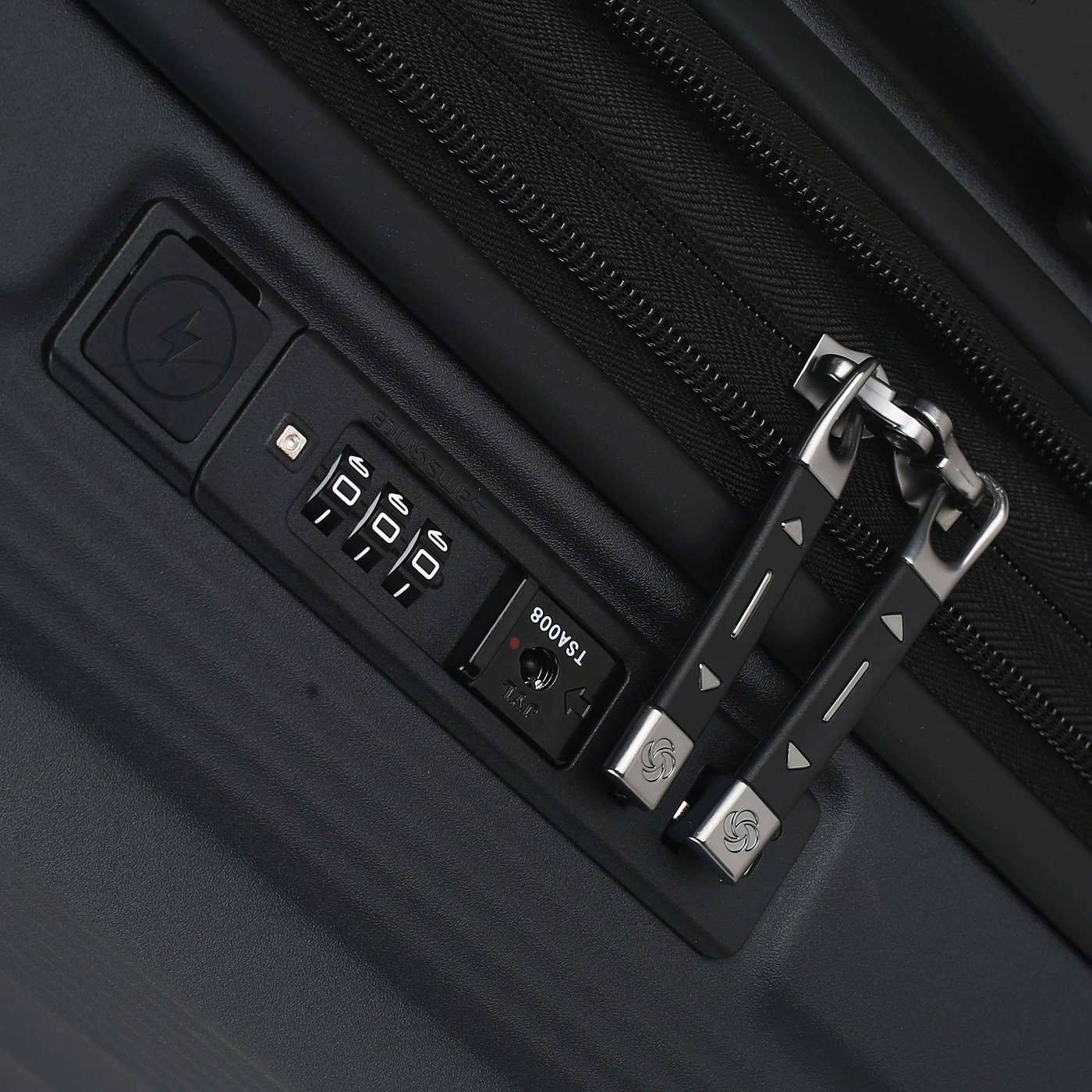 Чемодан c USB-портом Samsonite Nuon