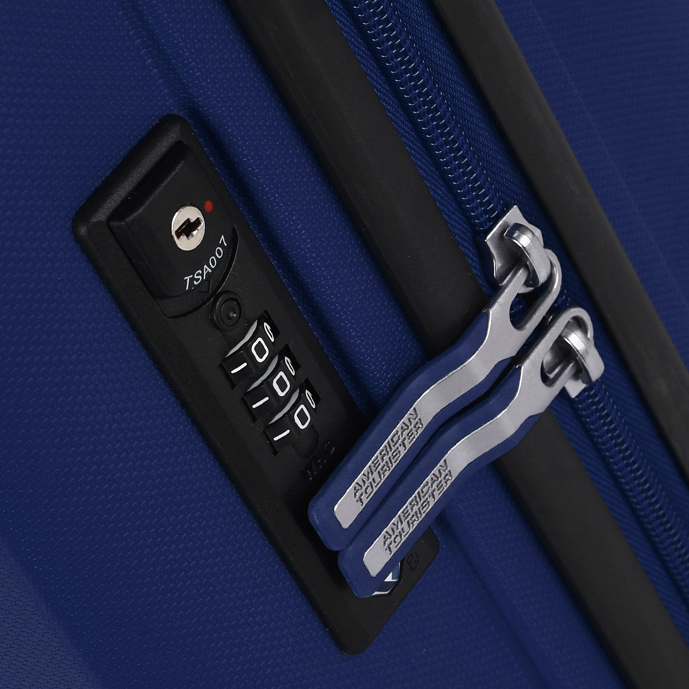 Чемодан для ручной клади из полипропилена с кодовым замком American Tourister Bon Air