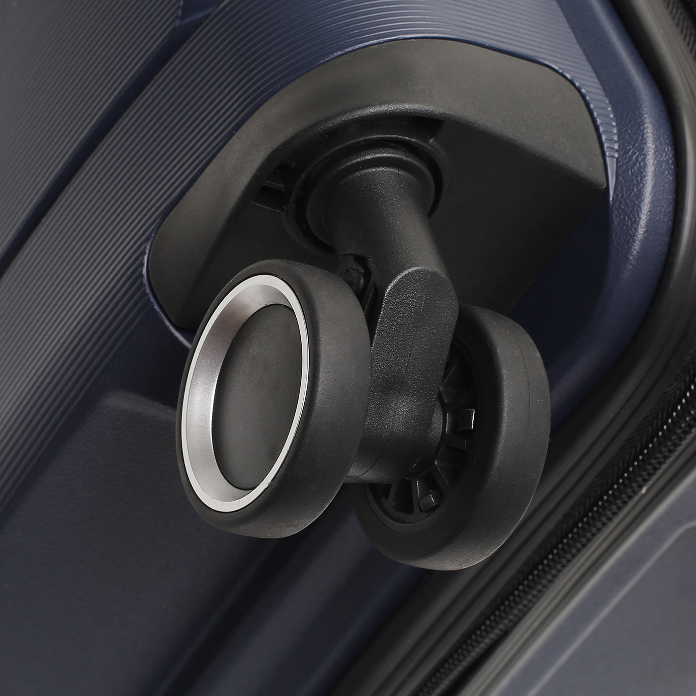 Чемодан на колесах Sun Voyage Elite