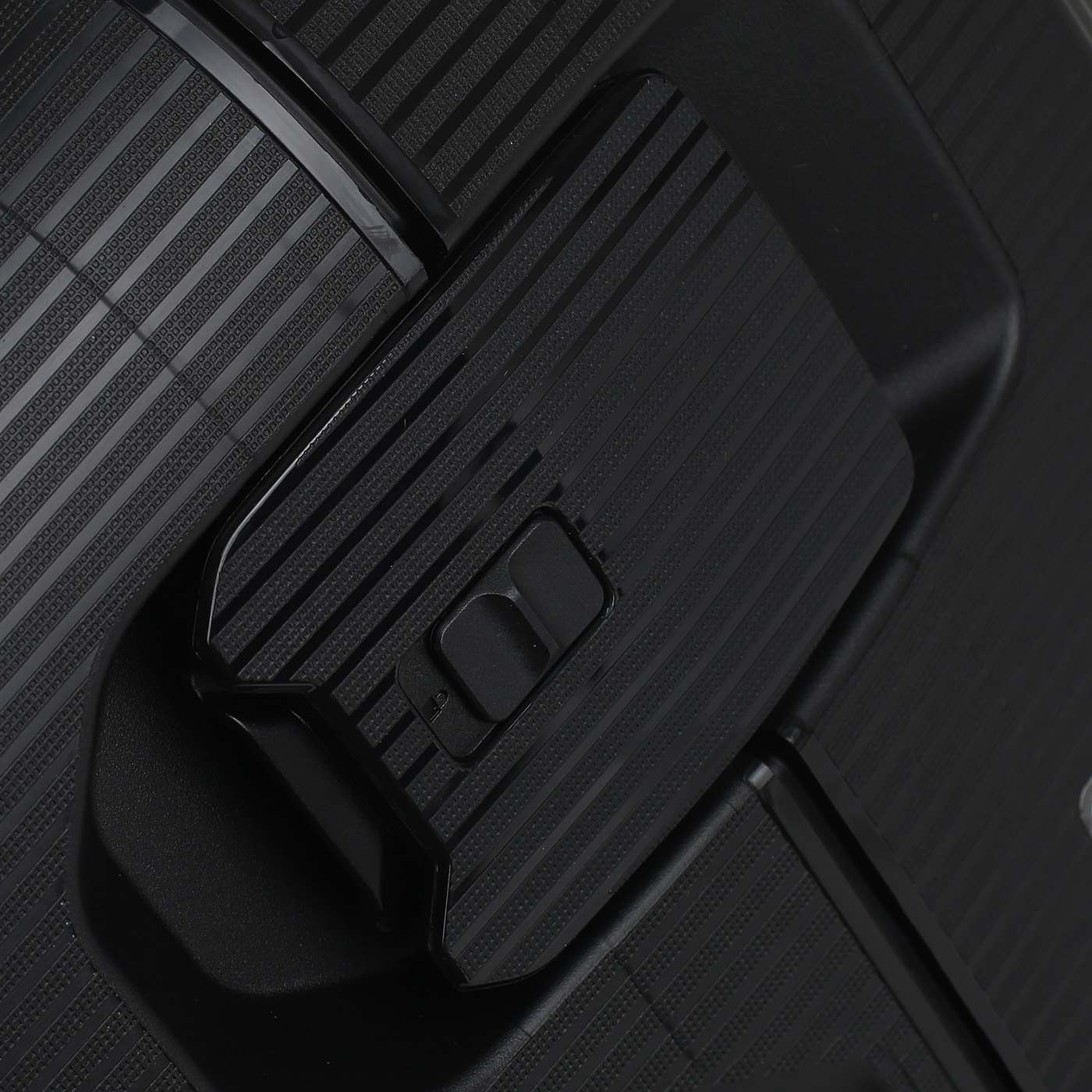 Чемодан цвета графит Samsonite Magnum ECO