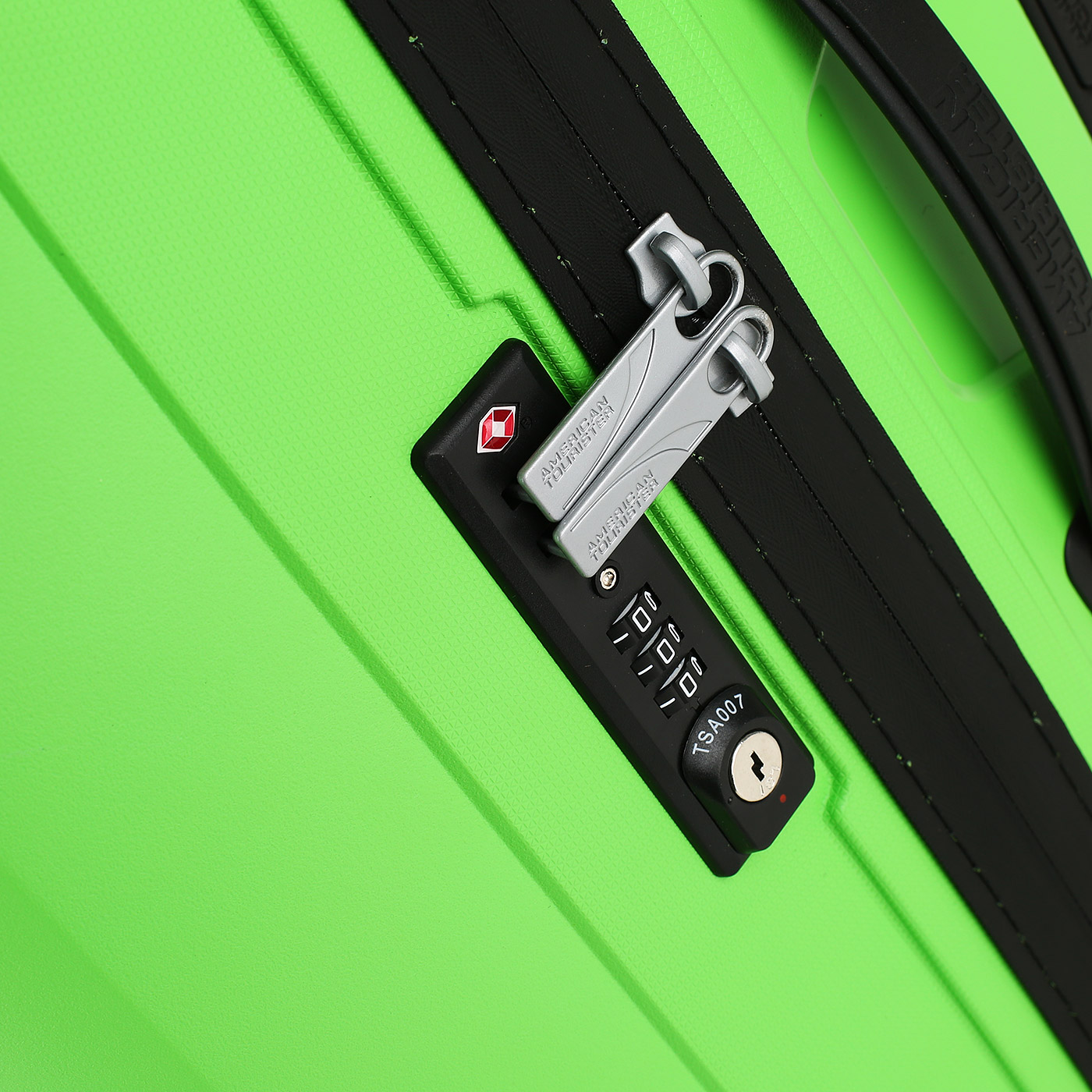 Чемодан American Tourister Airconic