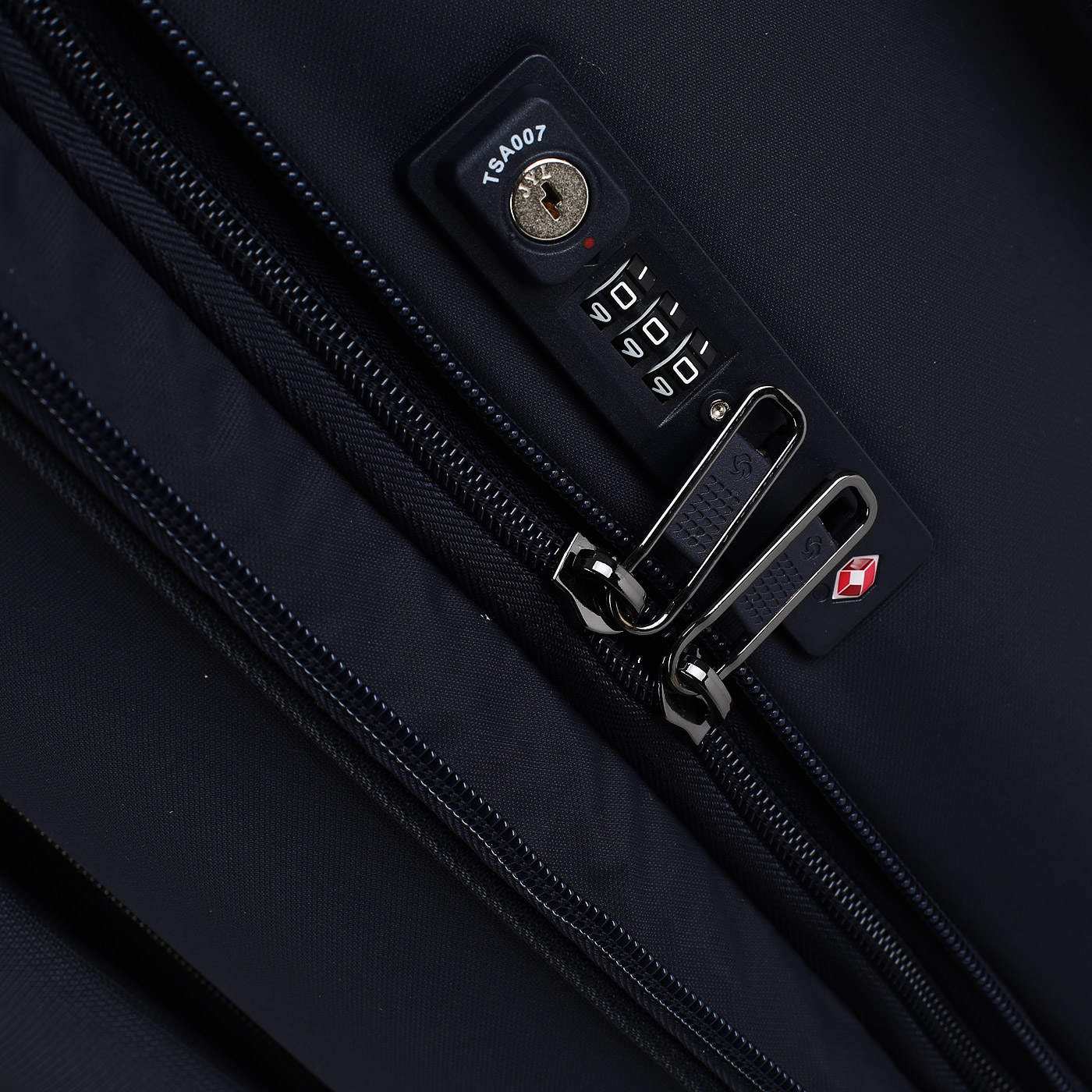 Чемодан маленький S тканевый с кодовым замком Samsonite Airea