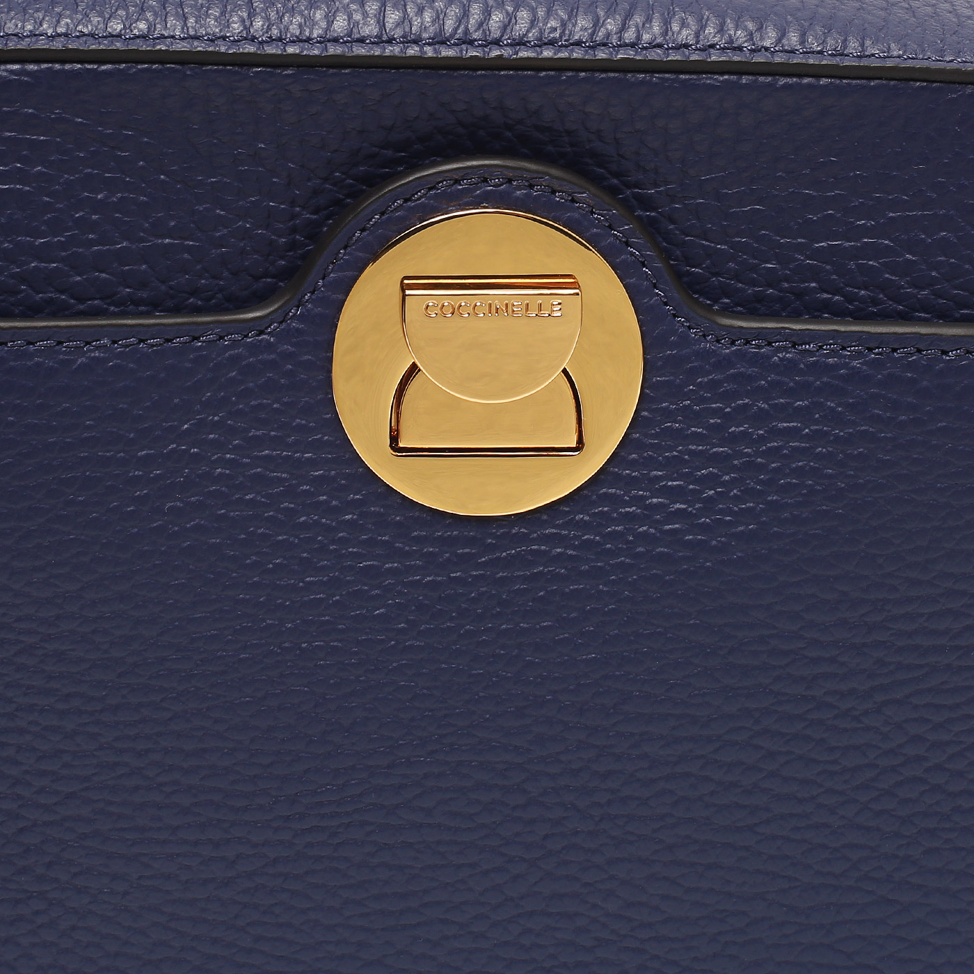 Сумка через плечо Coccinelle Liya Signature