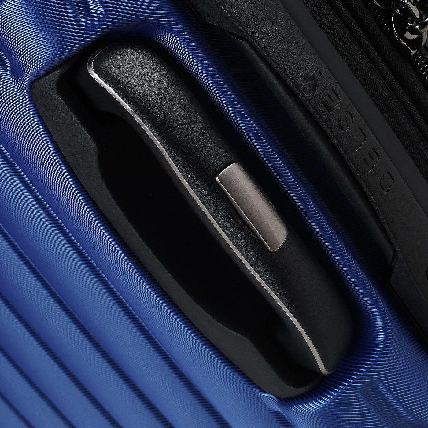 Чемодан маленький S из поликарбоната Delsey Shadow 5.0