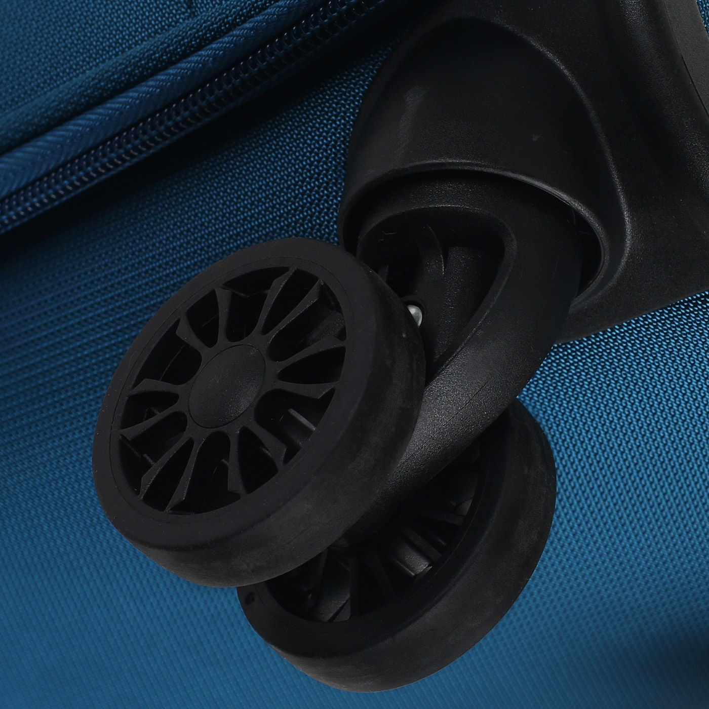 Чемодан для ручной клади тканевый с кодовым замком American Tourister Crosstrack