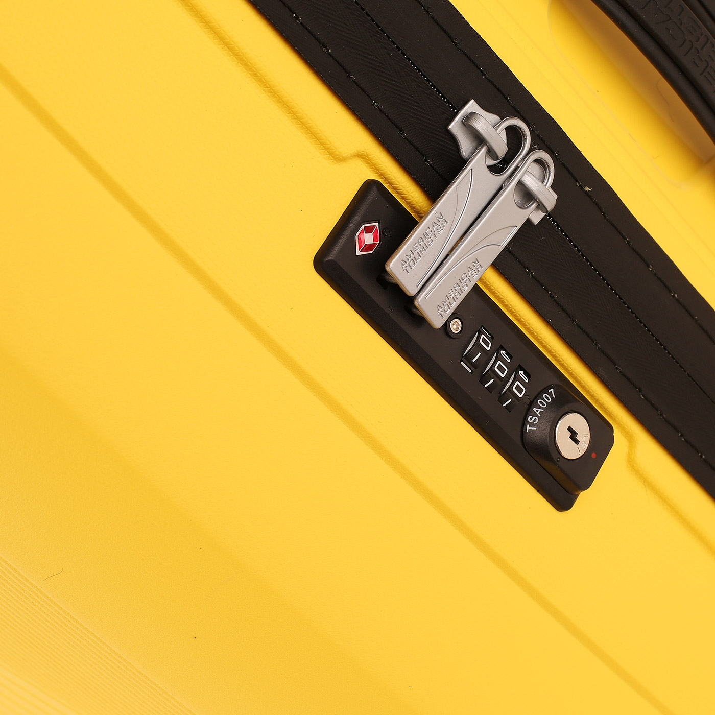 Чемодан American Tourister Airconic